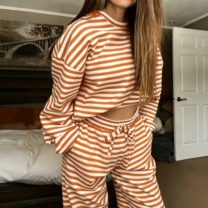 Women’S Minimalist Striped Pajama Set Featuring Two Pockets