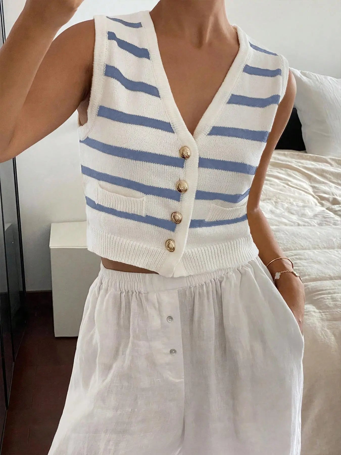 📢Last Call – Don't Miss Out ! Women's Striped Print Button Front V Neck Crop Sweater Vest Casual Sleeveless Knit Top