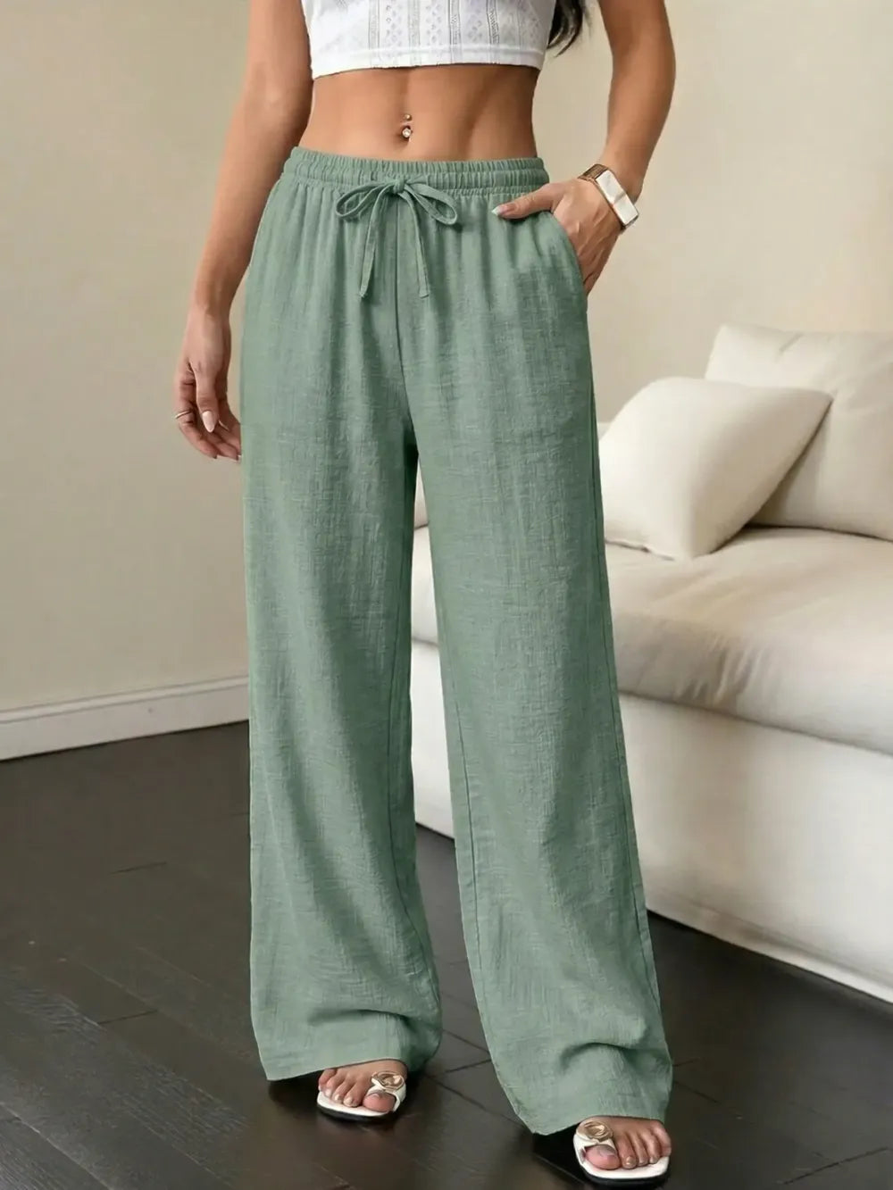 Casual waist-cinching pants suitable for couples and unisex wear, ideal for all seasons; versatile and easy to pair